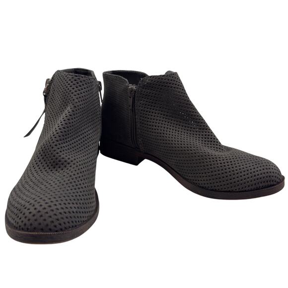 Dolce Vita Soft Flexible Suede Leather Perforated Booties Women's Size 7.5 - Picture 1 of 9